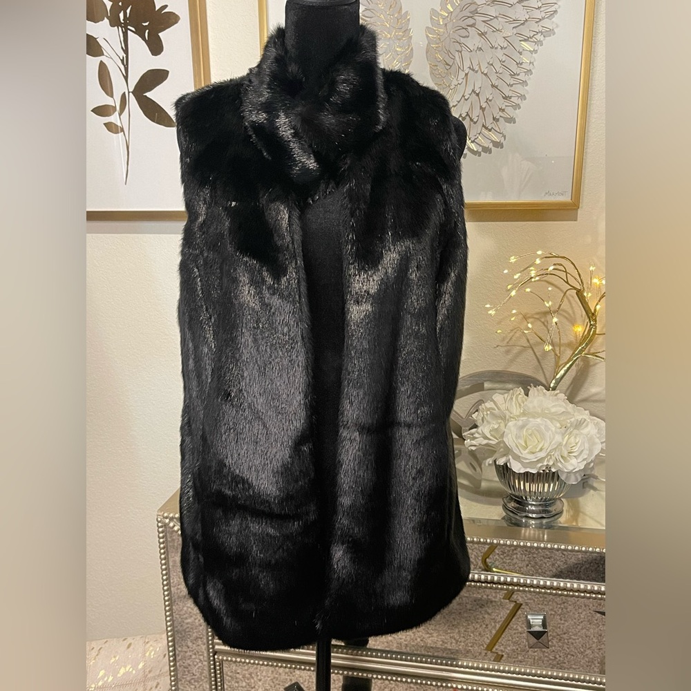 Chicos Faux Fur Black Vest with pockets Size 1